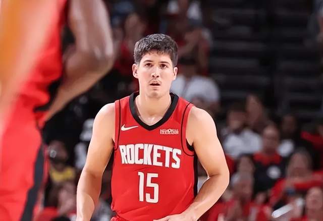 蜂鸟电竞平台首页-12秒连丢6分!火箭输得莫名其妙,两人堪称卧底,乌度卡也没招了